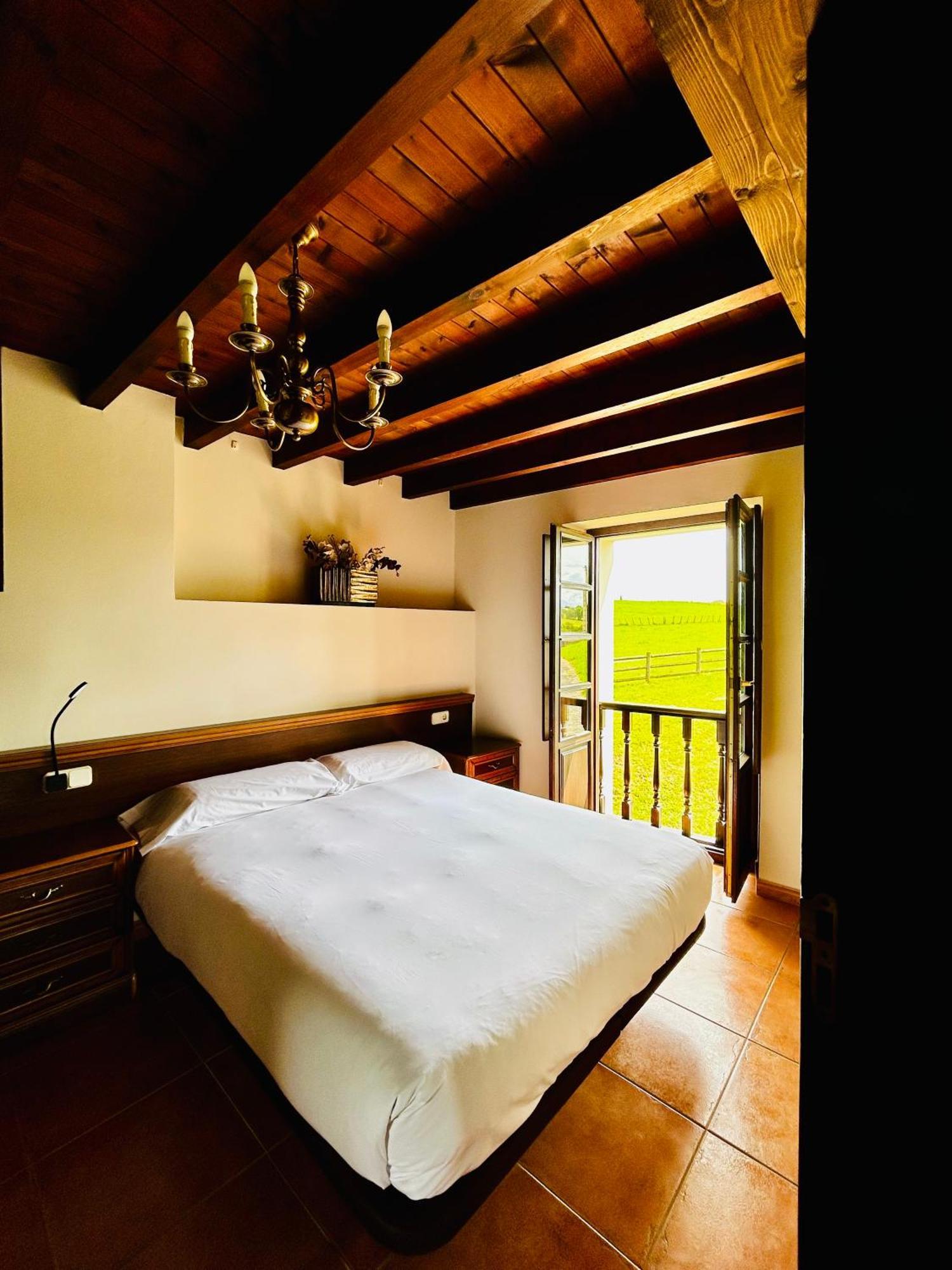 Ferienwohnung Casa La Maestra Les Arriondes Exterior foto